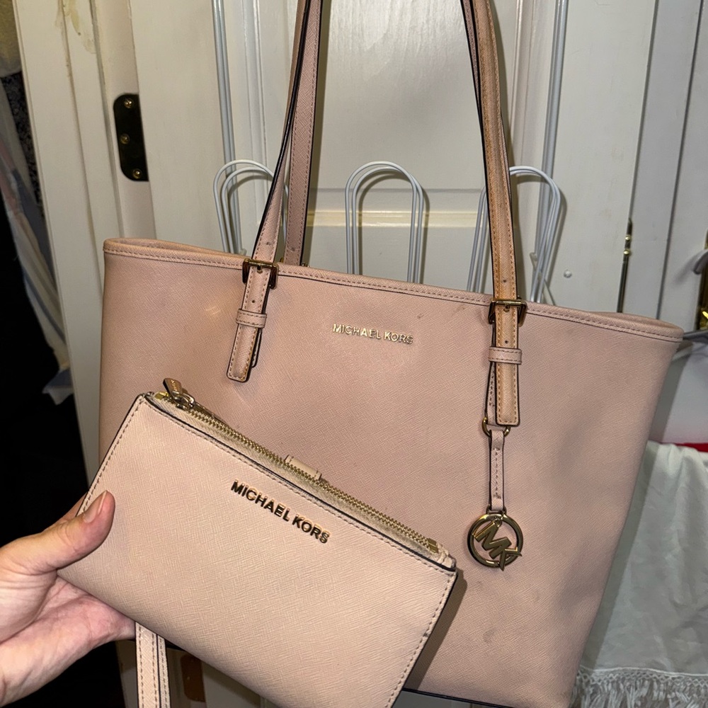 Micheal Kors Purse